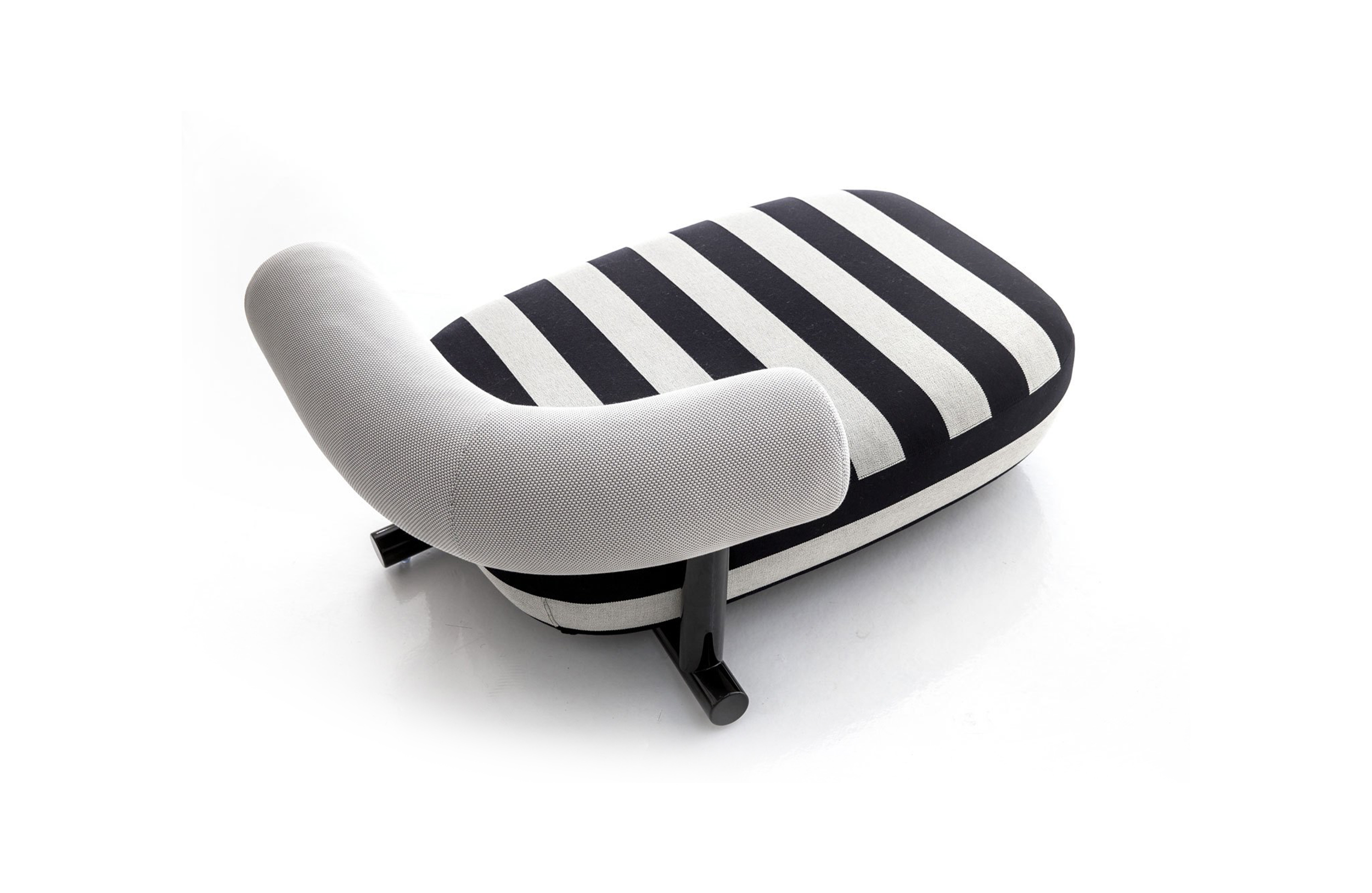 创意家具 - 坐具|沙发|办公家具|设计师家具|塞巴斯蒂安·赫克纳管沙发