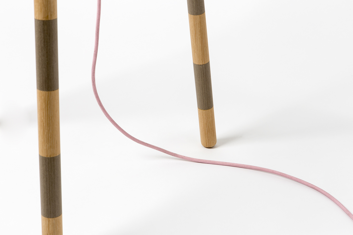 创意家具 - 灯饰|落地灯|办公家具|设计师家具|Colmena落地灯