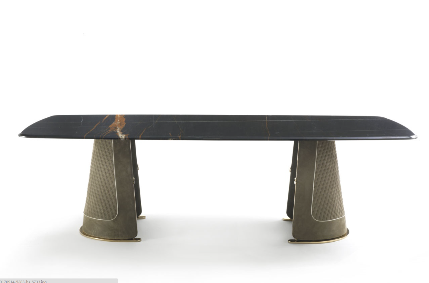 [创意家具 - 桌几|餐桌|办公家具|设计师家具|FOSCARIA 餐桌]