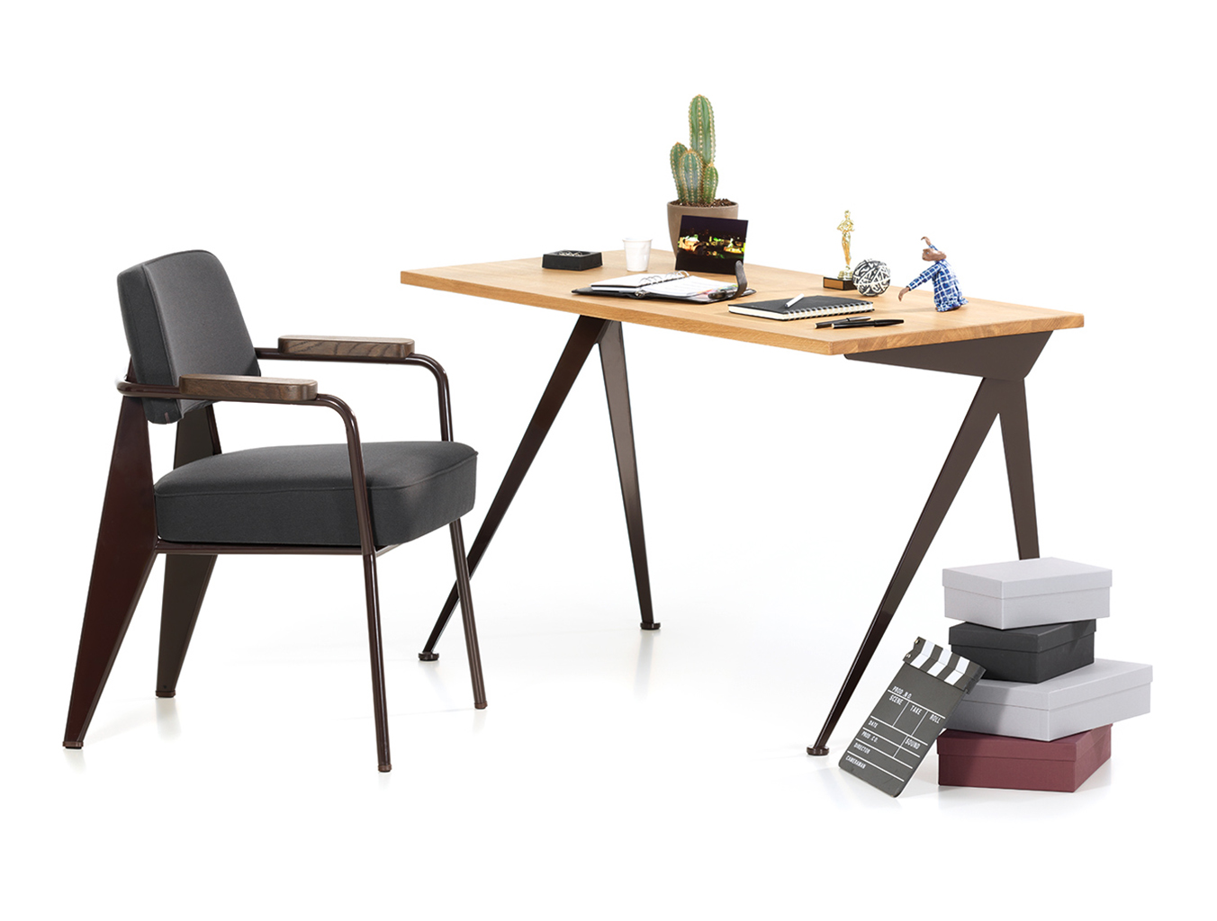 创意家具 - 桌几|办公桌|办公家具|设计师家具|指南针方向桌