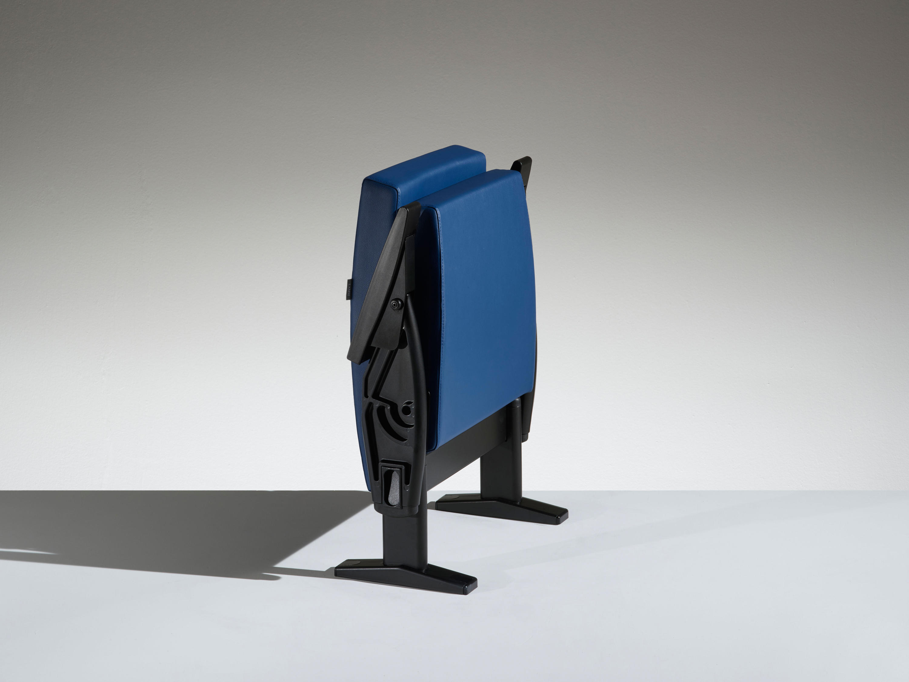 公共座椅|礼堂椅、报告厅椅|办公家具|设计师家具|Futura 剧院/礼堂椅