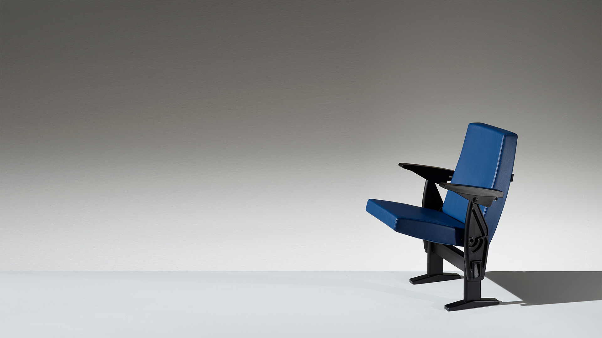 公共座椅|礼堂椅、报告厅椅|办公家具|设计师家具|Futura 剧院/礼堂椅