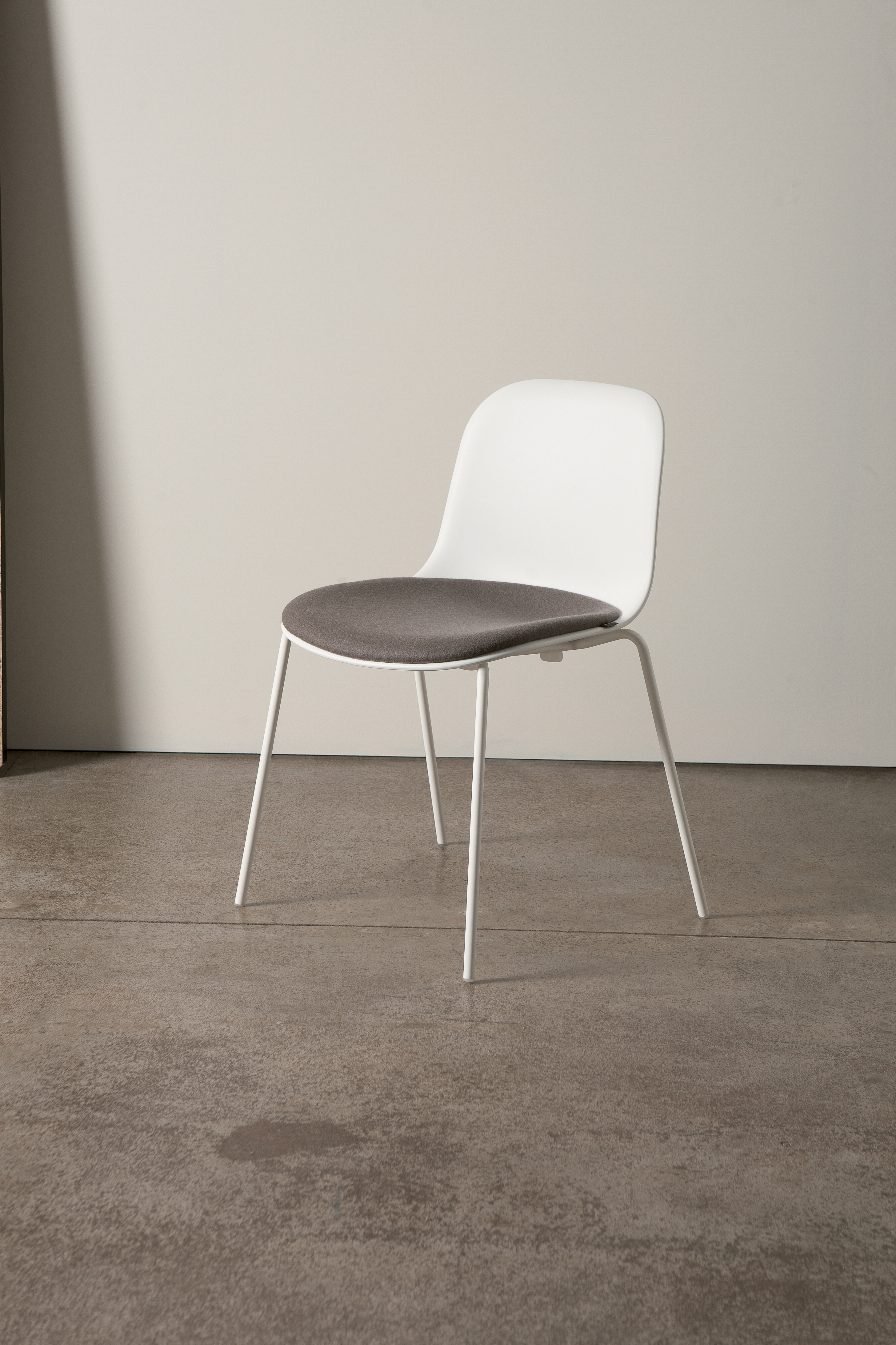 办公椅|现代真皮会议椅|办公家具|设计师家具|Máni  洽谈椅