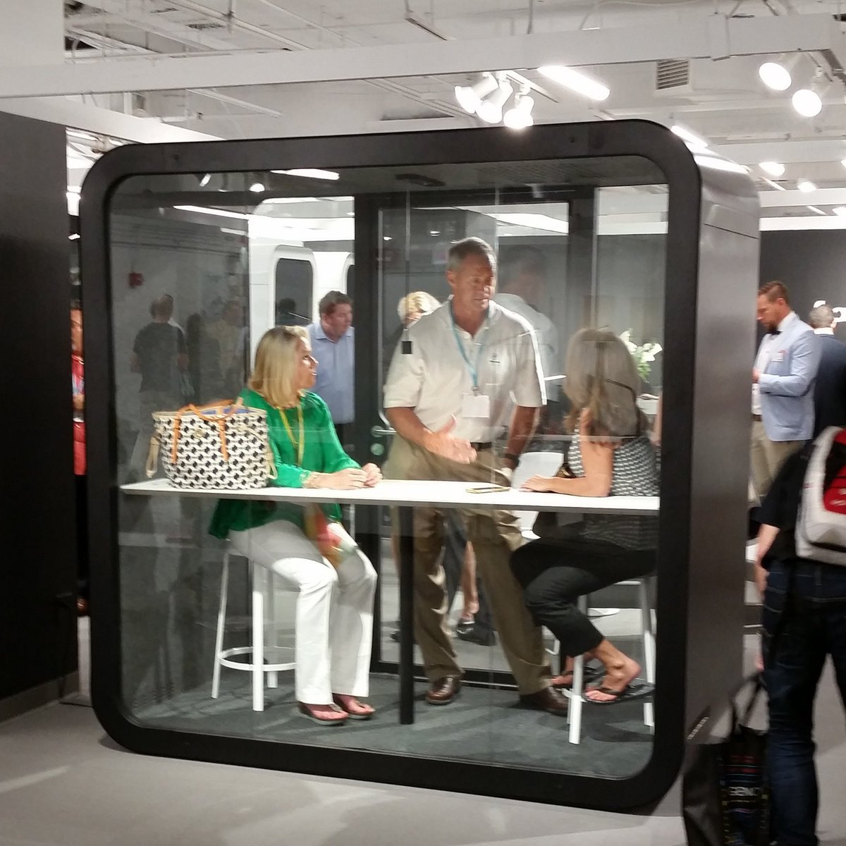 会议台|静音舱/洽谈屋|办公家具|设计师家具|Framery 2Q 隔音屋/洽谈屋