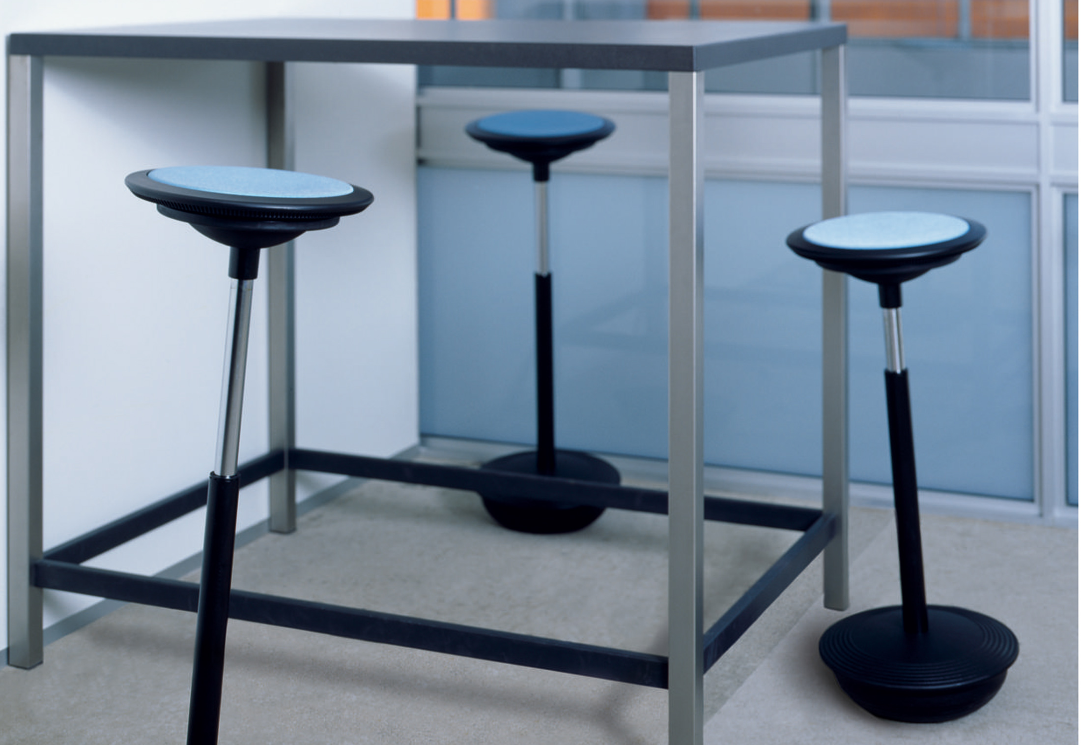 创意家具 - 坐具|吧椅/凳子|办公家具|设计师家具|斯蒂茨摇摆凳