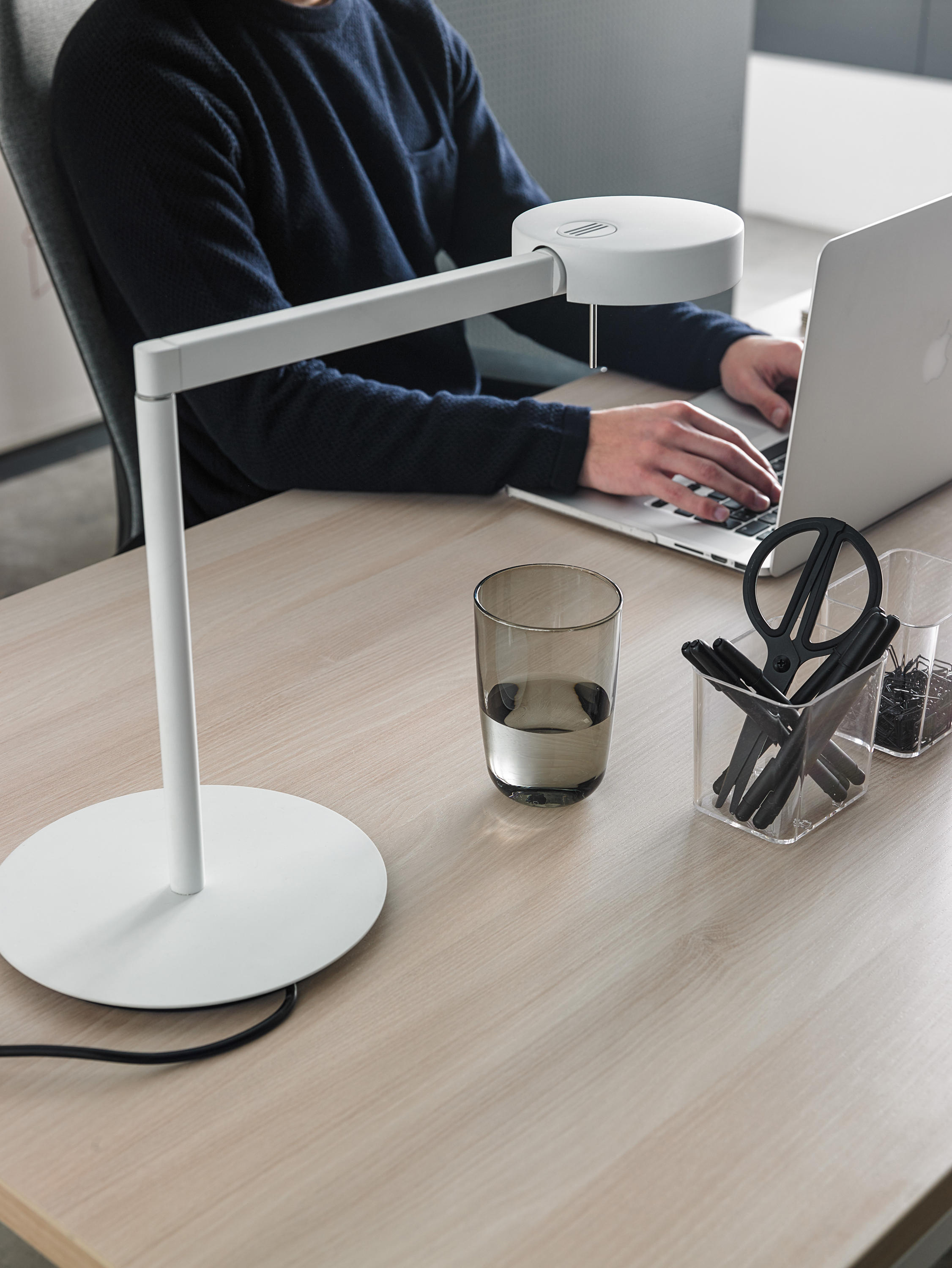 办公台|升降台|办公家具|设计师家具|流动性行政班台系列