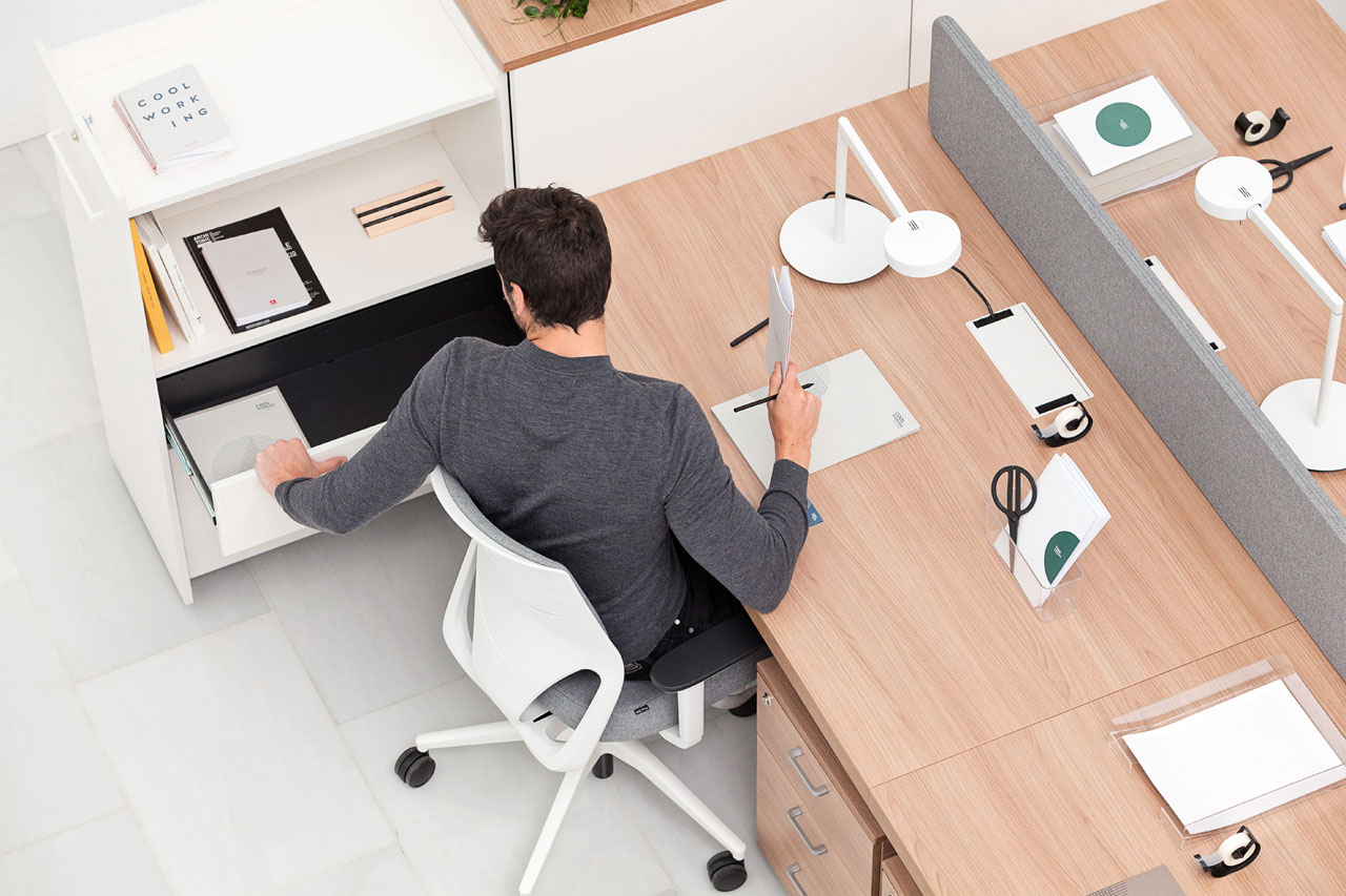 办公屏风|办公屏风系统|办公家具|设计师家具|PRISMA员工桌系列