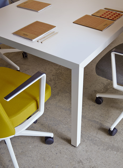 办公屏风|办公屏风系统|办公家具|设计师家具|PRISMA员工桌系列