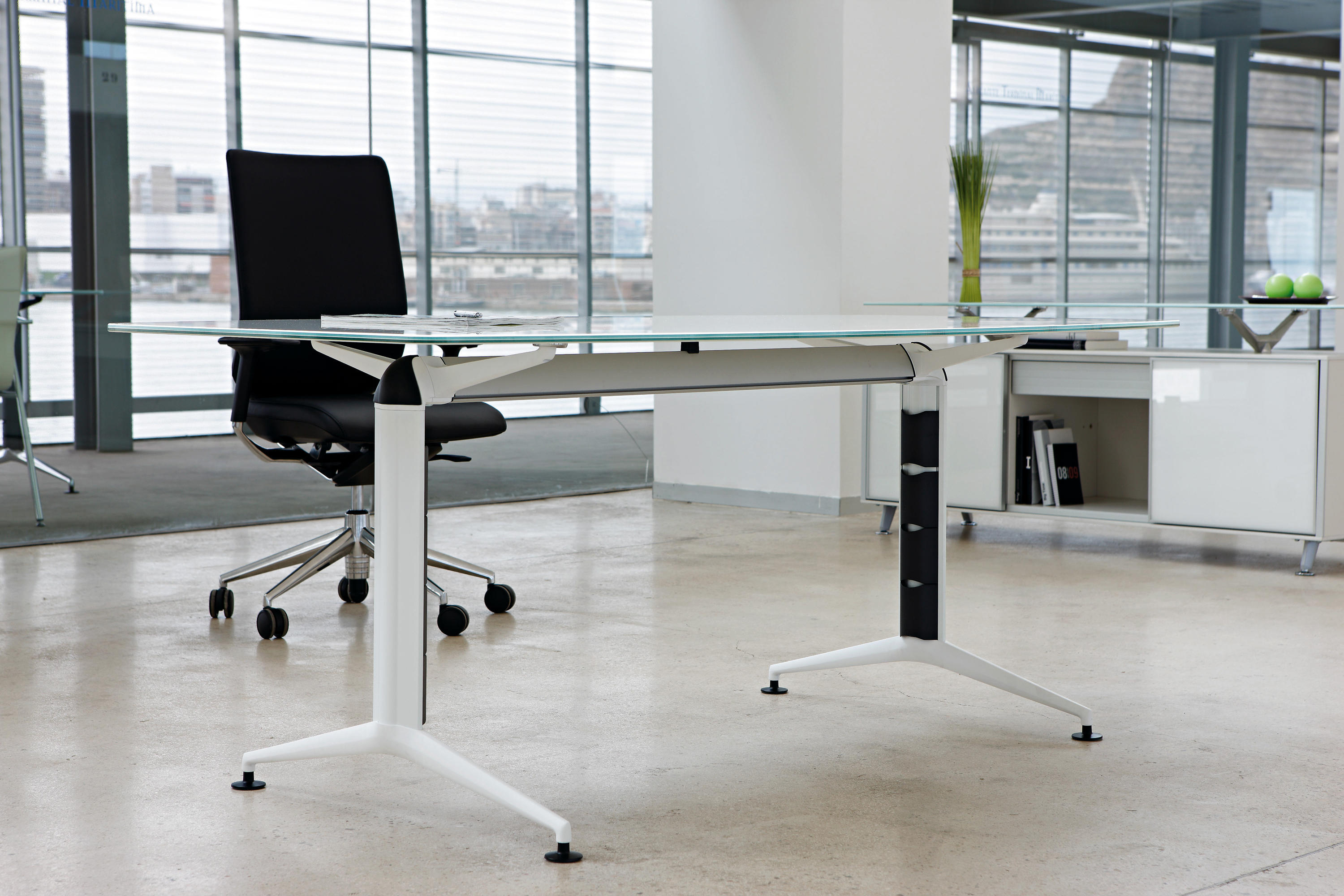 办公屏风|办公屏风系统|办公家具|设计师家具|TRAMA 员工桌系列