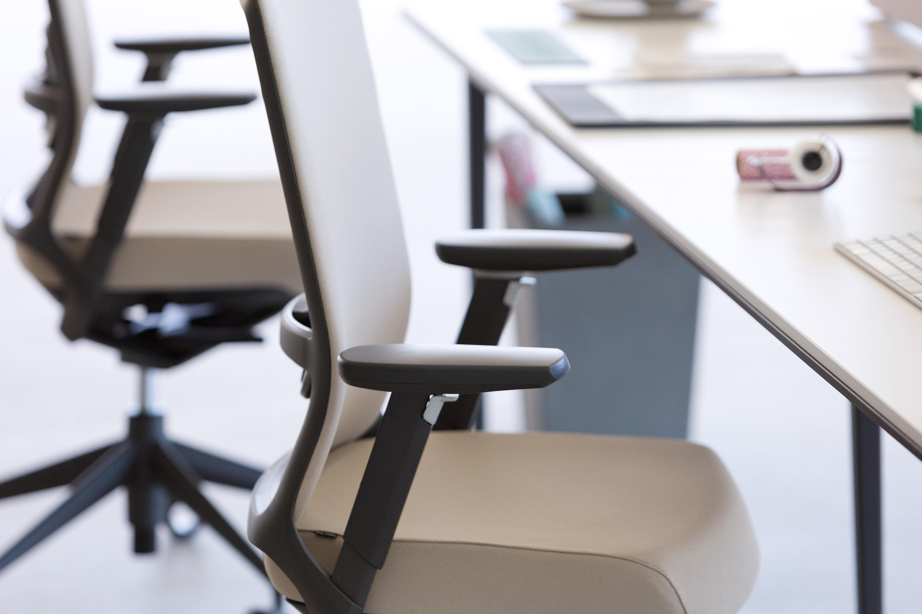 办公椅|布面职员椅|办公家具|设计师家具|TNK 500 职员椅系列