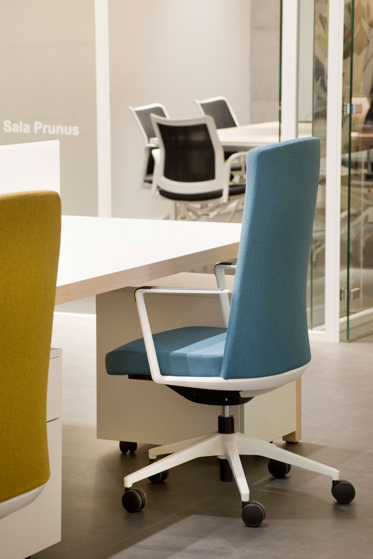 办公椅|布面职员椅|办公家具|设计师家具|CRON 职员椅系列