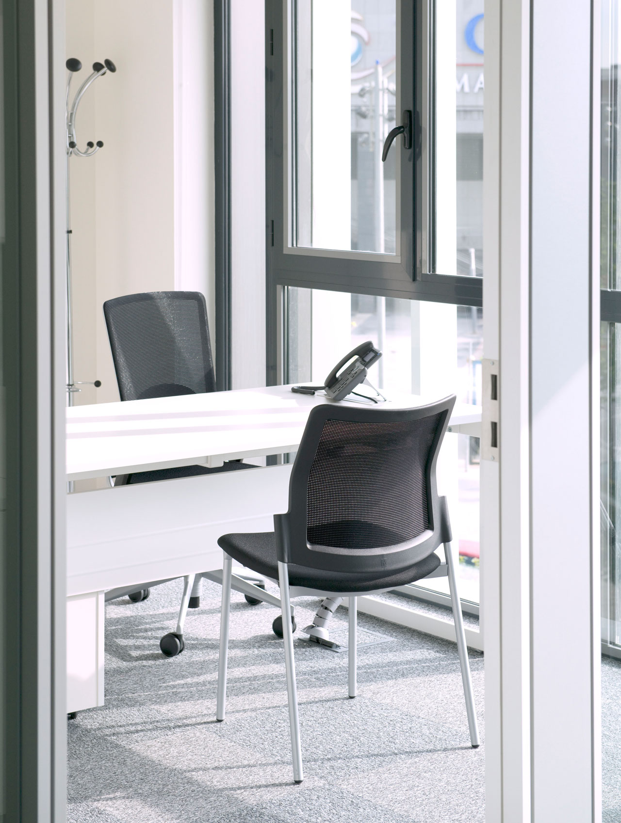 办公椅|现代真皮会议椅|办公家具|设计师家具|URBAN PLUS 洽谈椅系列