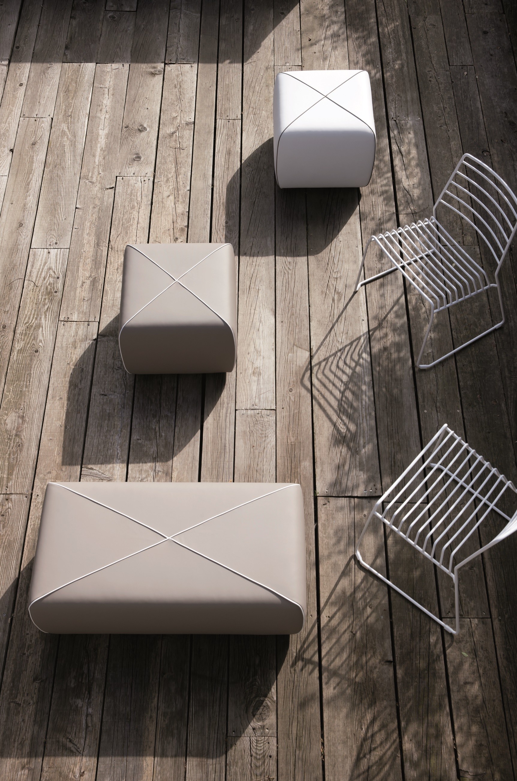 创意家具 - 坐具|吧椅/凳子|办公家具|设计师家具|交叉软垫花园墩